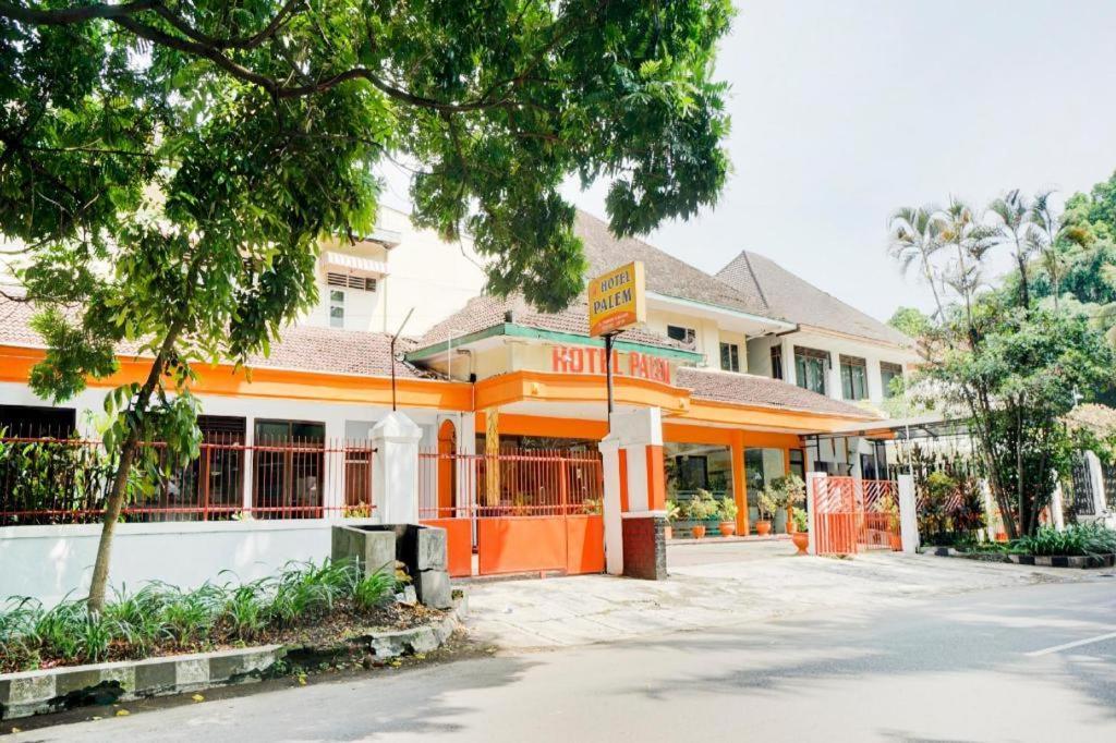 Oyo 3956 Hotel Palem 2 Syariah Malang Exterior foto